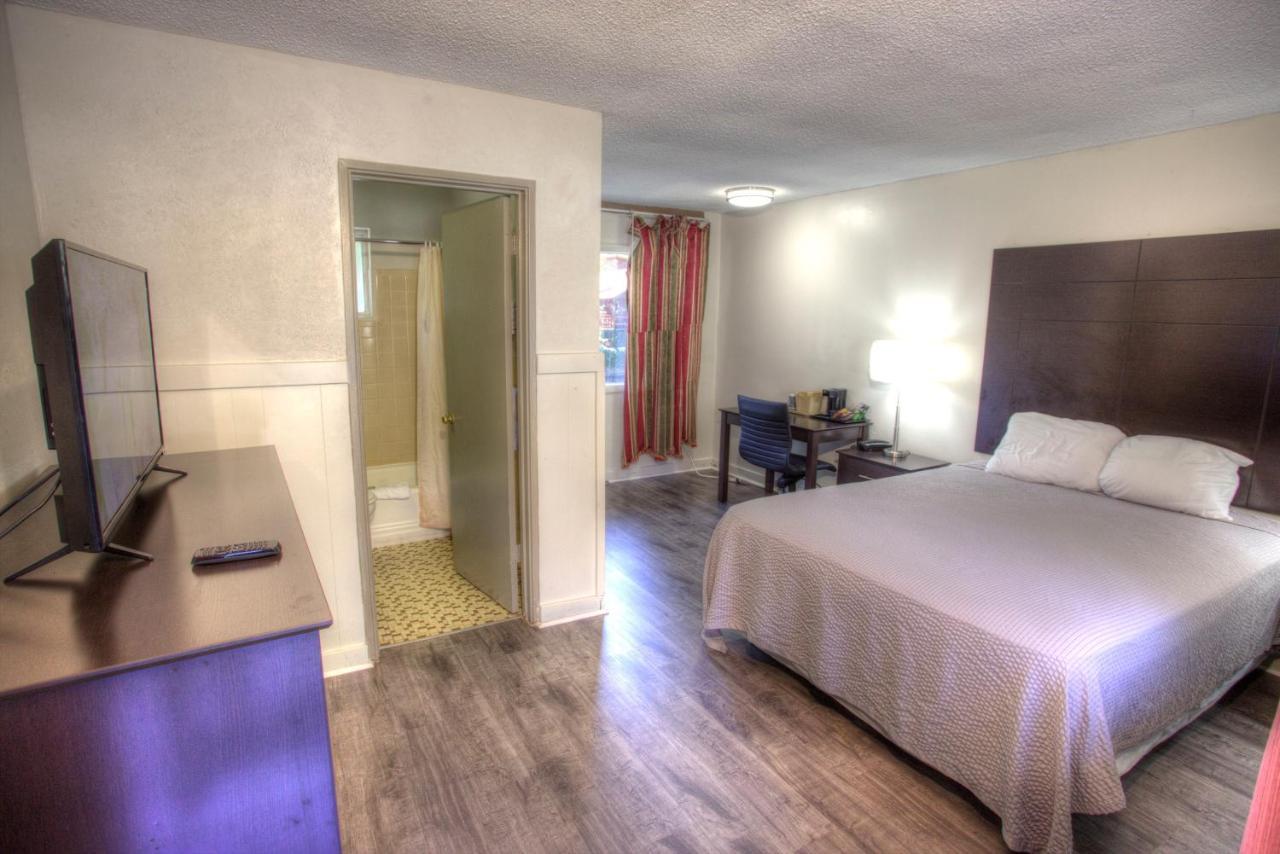 Hofbrau Riverfront Hotel Хелън Екстериор снимка