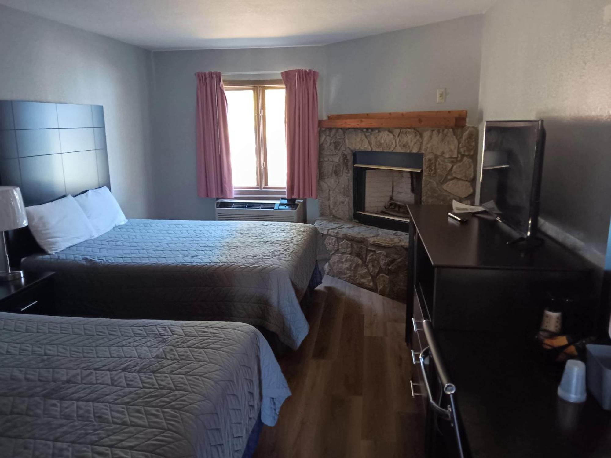 Hofbrau Riverfront Hotel Хелън Екстериор снимка