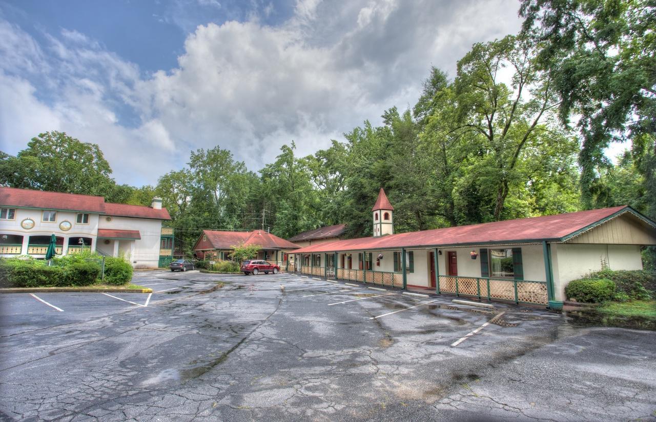 Hofbrau Riverfront Hotel Хелън Екстериор снимка