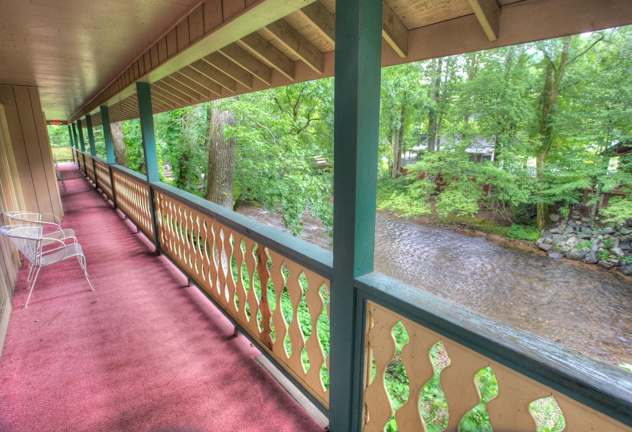 Hofbrau Riverfront Hotel Хелън Екстериор снимка