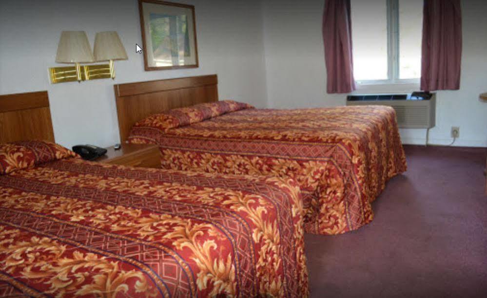 Hofbrau Riverfront Hotel Хелън Екстериор снимка